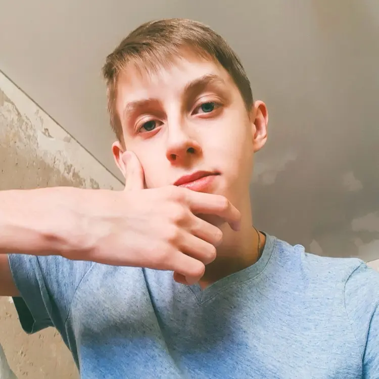 Я Алексей, 18, из Стрежевого, ищу знакомство для постоянных отношений