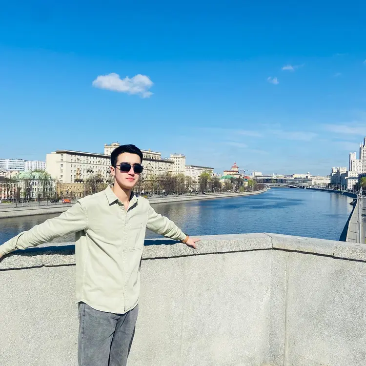 Я Azizbek, 20, знакомлюсь для виртуального секса в Одинцово