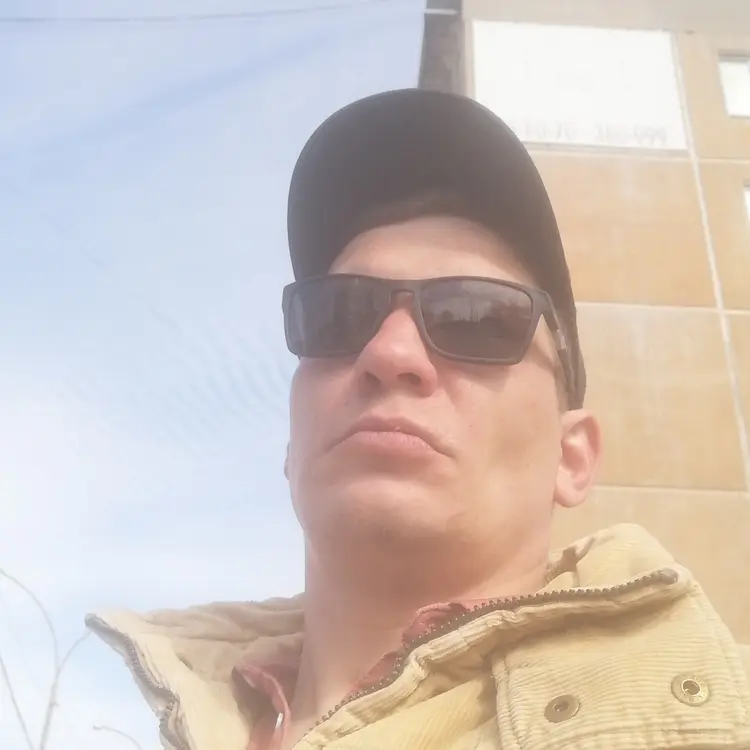 Я Валентин, 36, из Екатеринбурга, ищу знакомство для регулярного секса