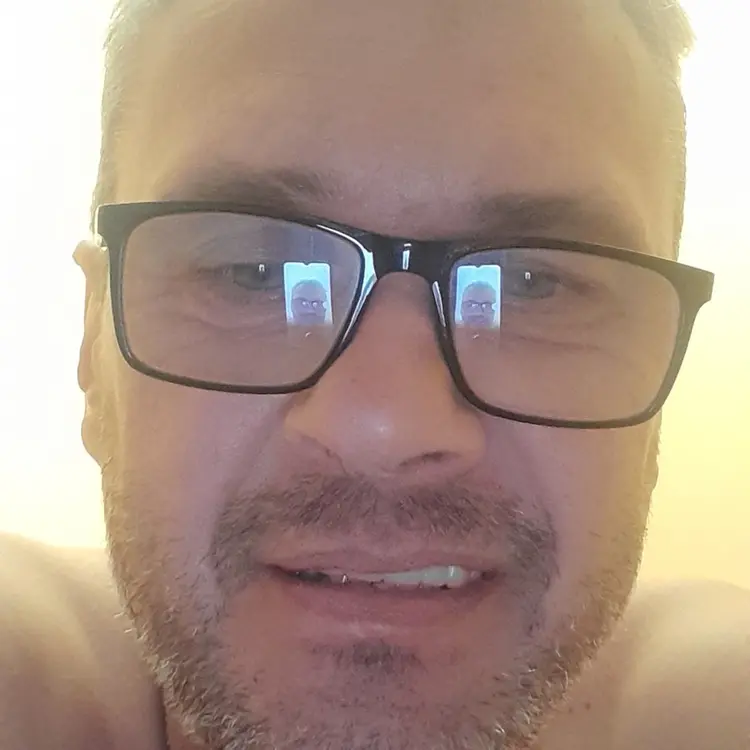 Я Михаил, 44, из Львова, ищу знакомство для регулярного секса