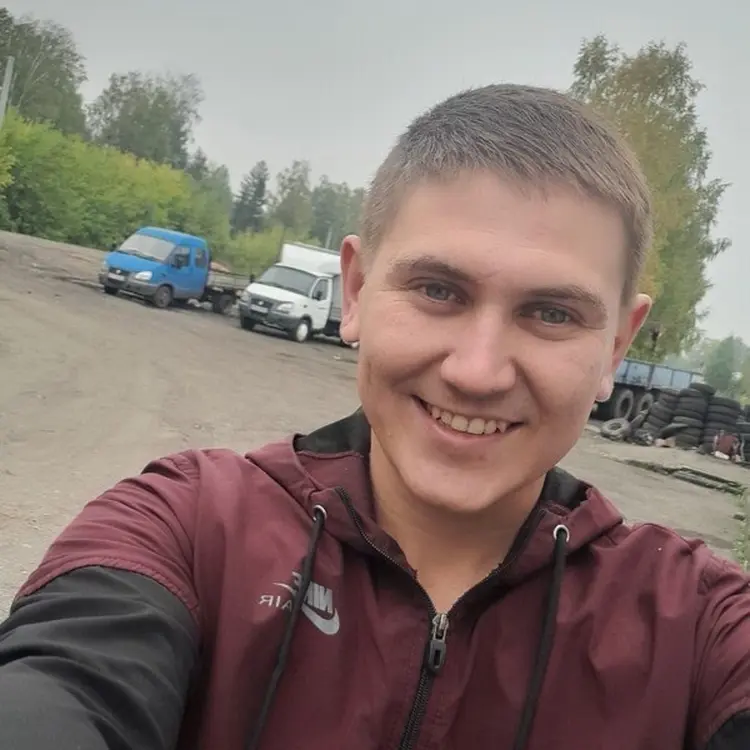 Сергей из Мысков, мне 26, познакомлюсь для регулярного секса