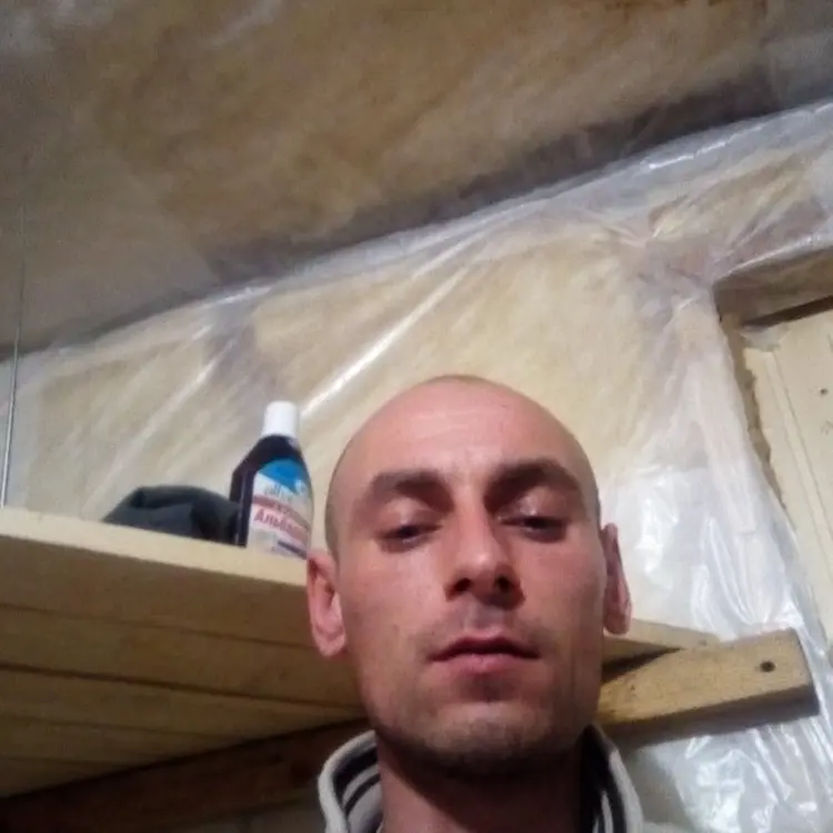 Я Сергей, 37, из Боровичей, ищу знакомство для секса на одну ночь