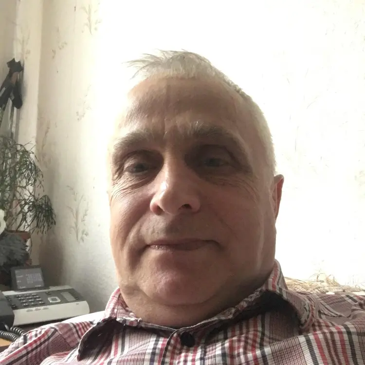 Я Александр, 58, знакомлюсь для секса на одну ночь в Серпухове