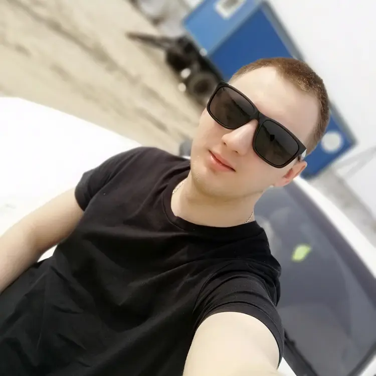 Я Юрий, 27, из Сургута, ищу знакомство для секса на одну ночь