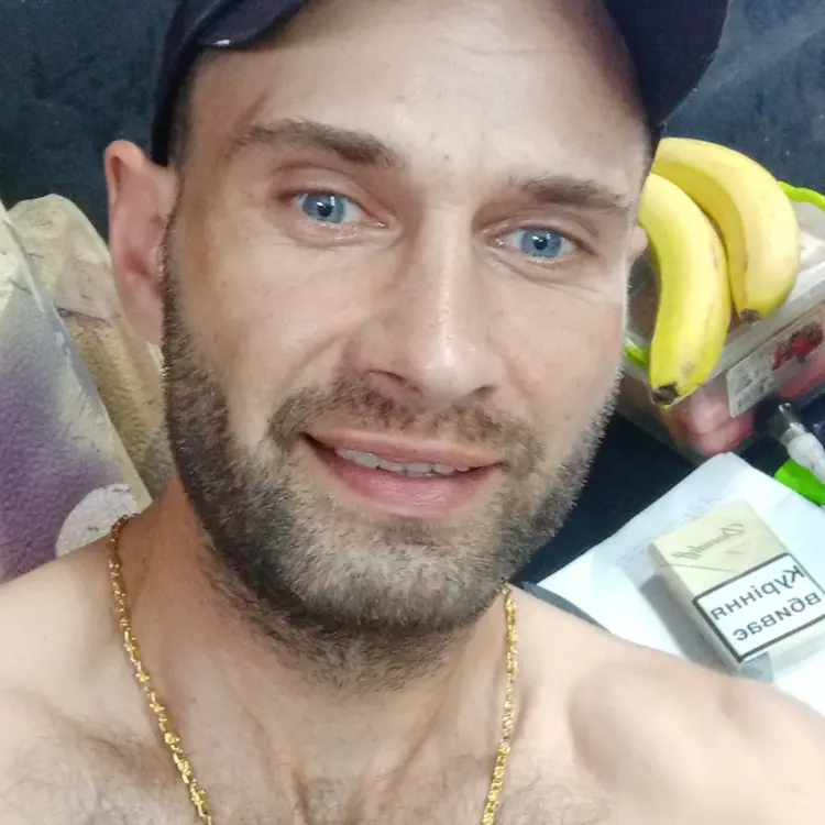 Artem из Чернигова, мне 38, познакомлюсь для секса на одну ночь