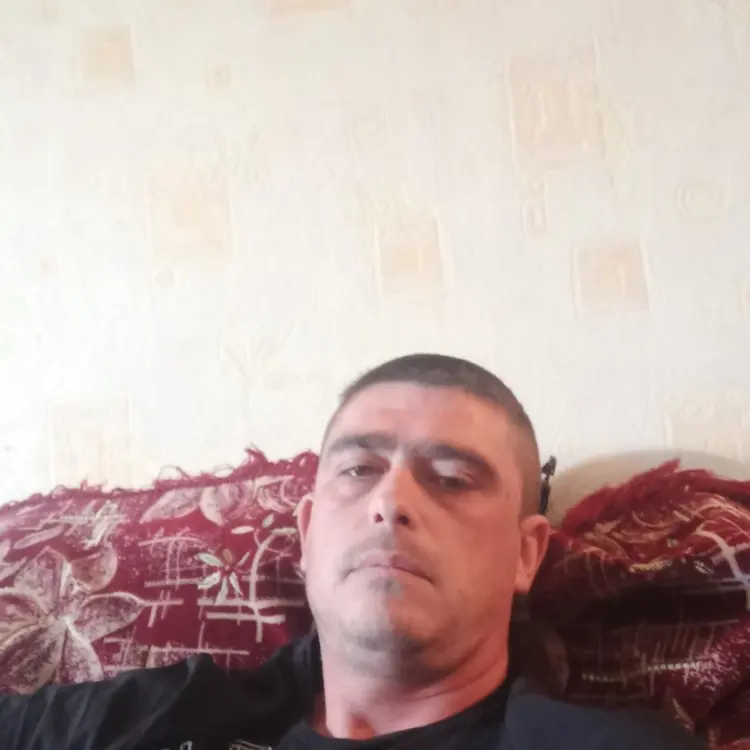 Я Дима, 28, из Донецка, ищу знакомство для секса на одну ночь