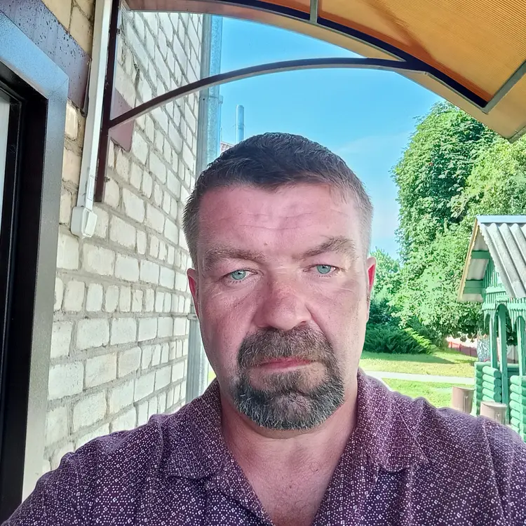 Я Сергей, 46, из Борисова, ищу знакомство для приятного времяпровождения