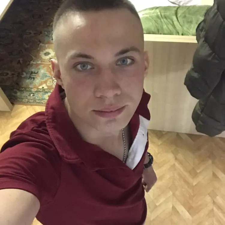 Даниил из Новосибирска, ищу на сайте секс на одну ночь