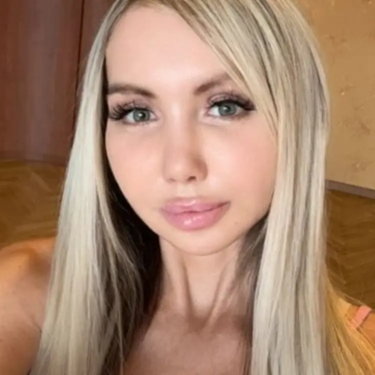 Алиса из Москвы, мне 27, познакомлюсь для регулярного секса