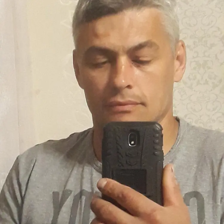 Я Вова, 44, из Великого Новгорода, ищу знакомство для общения