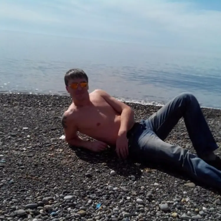 Я Vadim, 38, знакомлюсь для регулярного секса в Калининске