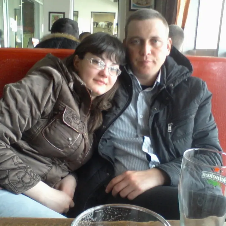 Мы Виталя Лена, 32, знакомлюсь для постоянных отношений в Заринске