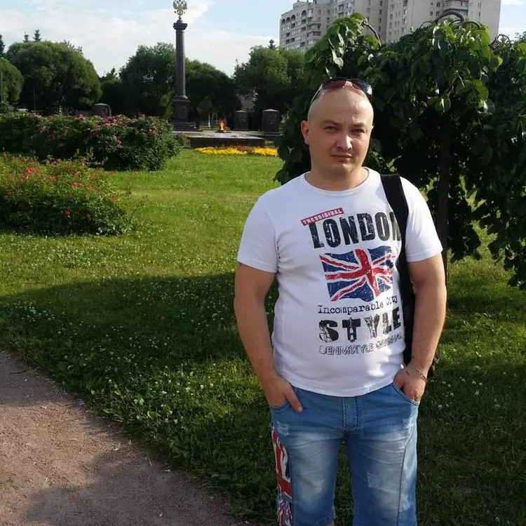 Мы Алексей, 23, из Бобруйска, ищу знакомство для регулярного секса