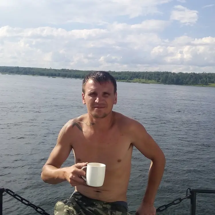 Я Игорь, 38, из Лесосибирска, ищу знакомство для дружбы