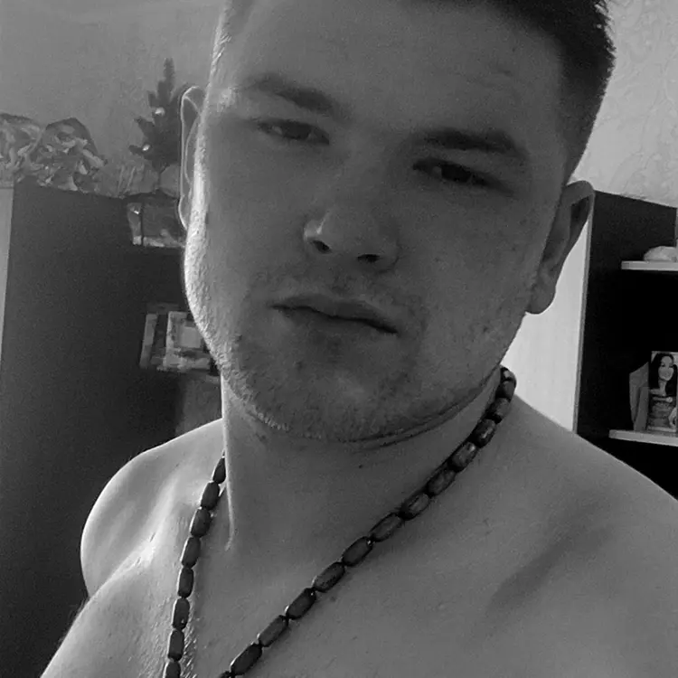 Я Алексей, 22, из Обнинска, ищу знакомство для секса на одну ночь