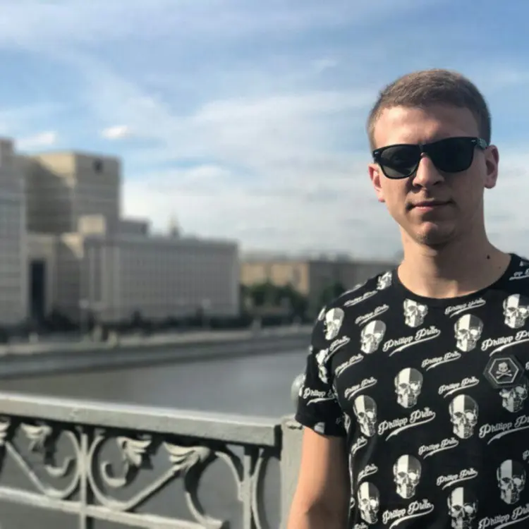 Я Владимир, 28, знакомлюсь для регулярного секса в Санкт-Петербурге