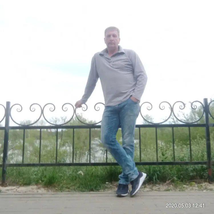 Я Олег, 53, из Воронежа, ищу знакомство для приятного времяпровождения