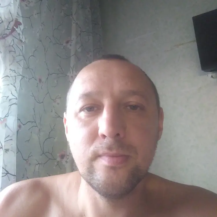 Андрей из Новокузнецка, мне 42, познакомлюсь для секса на одну ночь