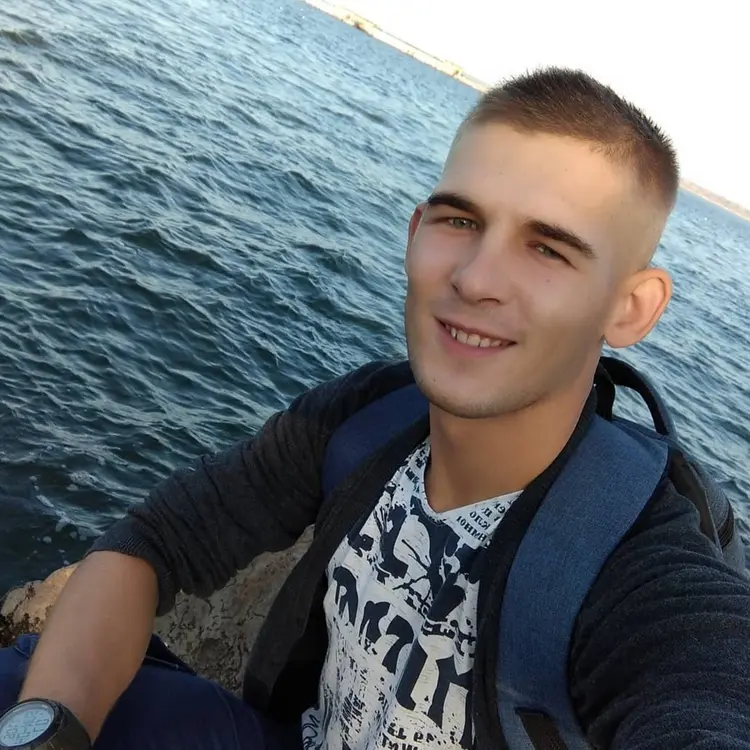 Я Евгений, 24, из Кривого Рога, ищу знакомство для регулярного секса
