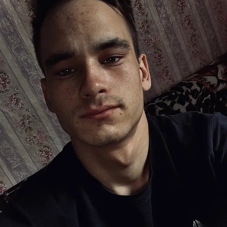 Я Вячеслав, 22, из Магнитогорска, ищу знакомство для постоянных отношений