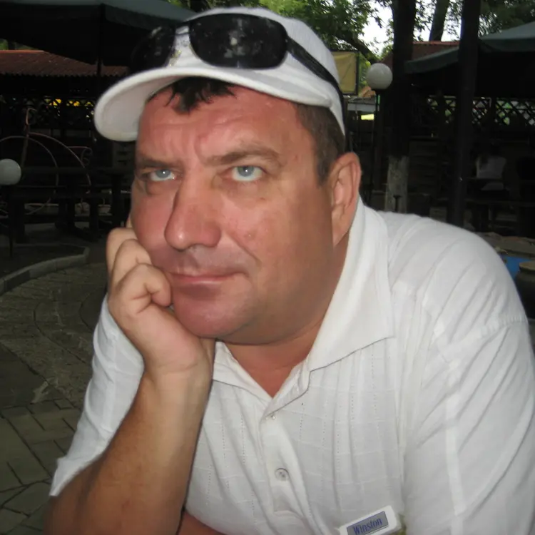 Я Олег, 58, из Феодосии, ищу знакомство для приятного времяпровождения