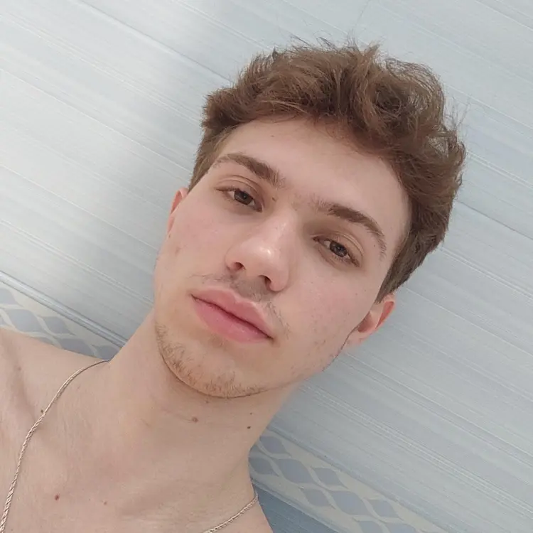Я Вадим, 21, знакомлюсь для регулярного секса в Владимире