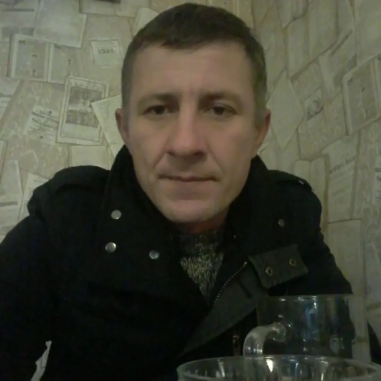 Я Дени, 45, из Москвы, ищу знакомство для дружбы