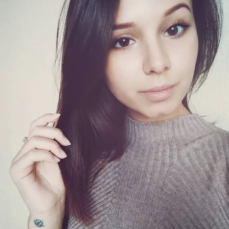 Я Полина, 27, знакомлюсь для секса на одну ночь в Томске