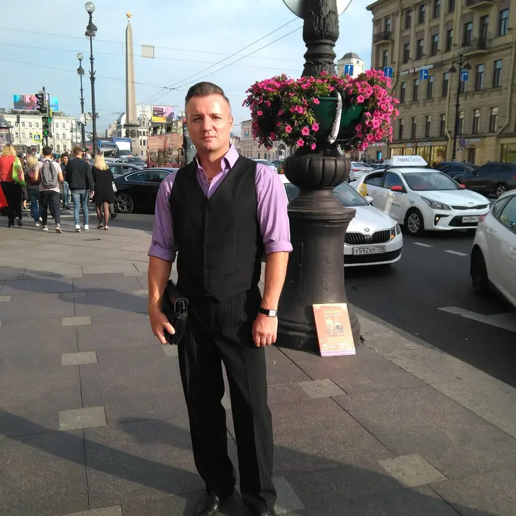 Я Александр, 43, знакомлюсь для совместных путешествий в Санкт-Петербурге