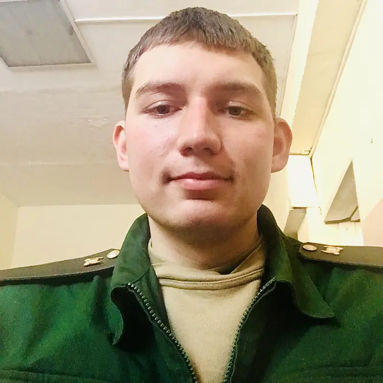 Я Даниил, 24, из Хабаровска, ищу знакомство для секса на одну ночь
