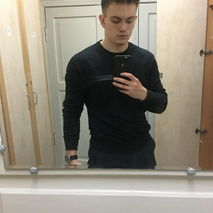 Я Kirus, 21, знакомлюсь для секса на одну ночь в Волгограде