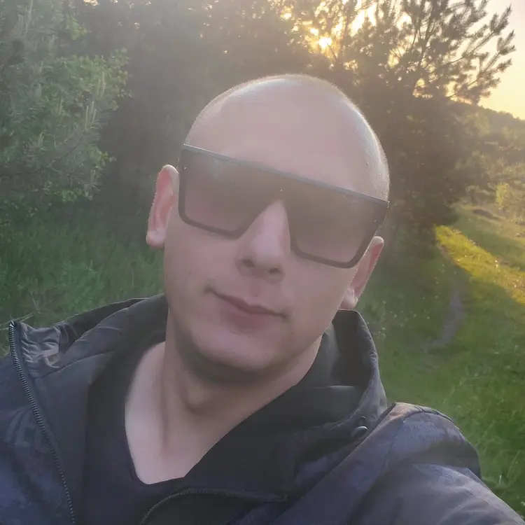 Я Сергій, 28, знакомлюсь для регулярного секса в Житомире