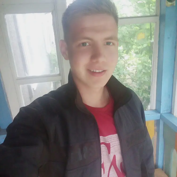 Я Роман, 24, из Красноярска, ищу знакомство для регулярного секса