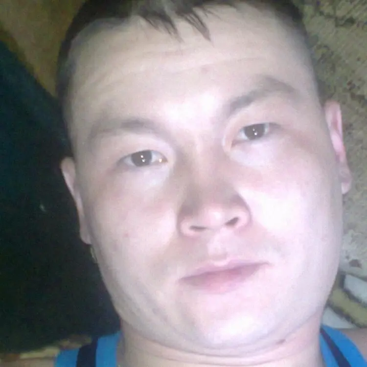 Дмитрий из Улан-Удэ, мне 36, познакомлюсь для секса на одну ночь