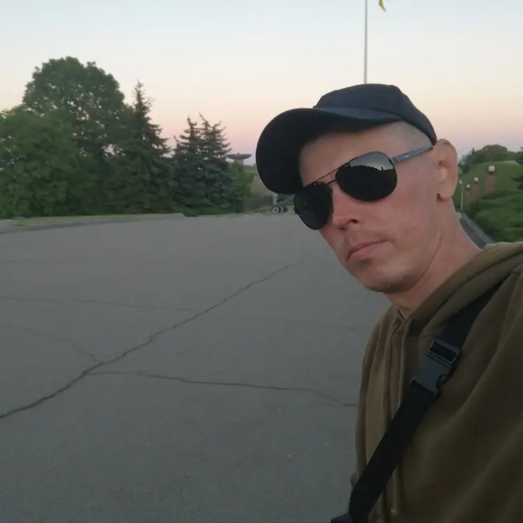 Я Игорь, 39, из Черновцов, ищу знакомство для регулярного секса