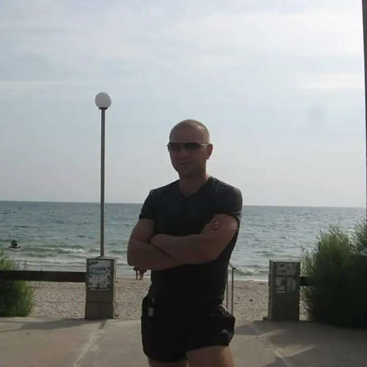 Я Евгений, 39, знакомлюсь для регулярного секса в Таганроге