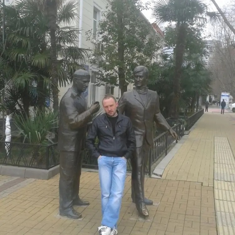 Я Егор, 39, знакомлюсь для регулярного секса в Бобруйске