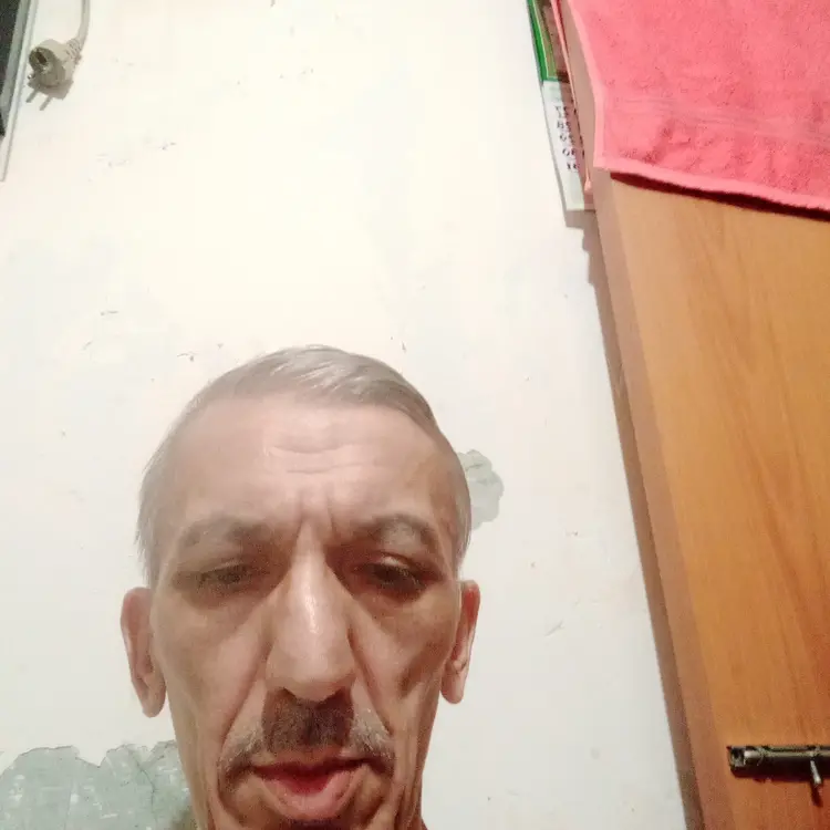 Я Коля, 53, из Волжского, ищу знакомство для секса на одну ночь