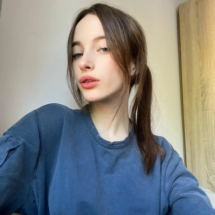 Я Софья, 22, из Сочи, ищу знакомство для виртуального секса