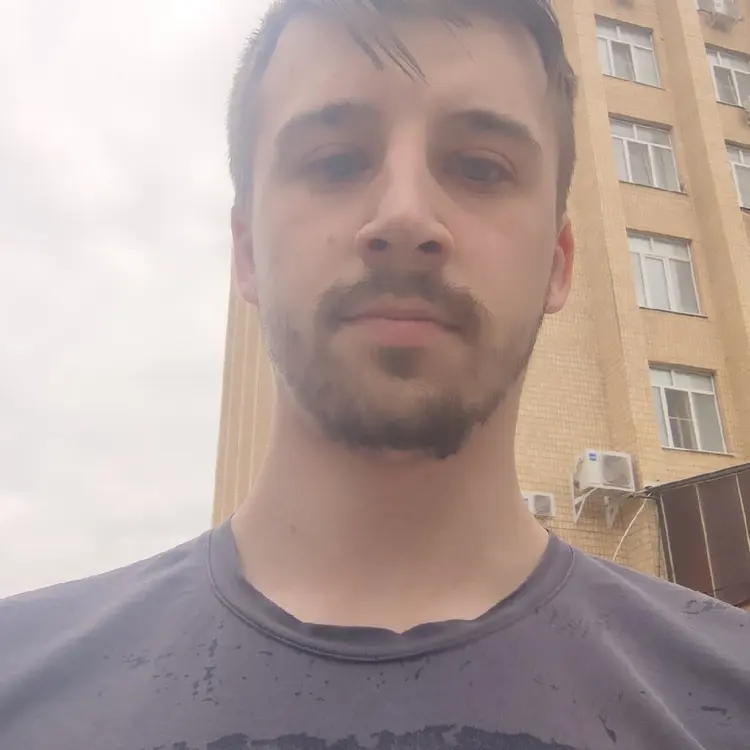 Я Влад, 28, знакомлюсь для регулярного секса в Астрахани