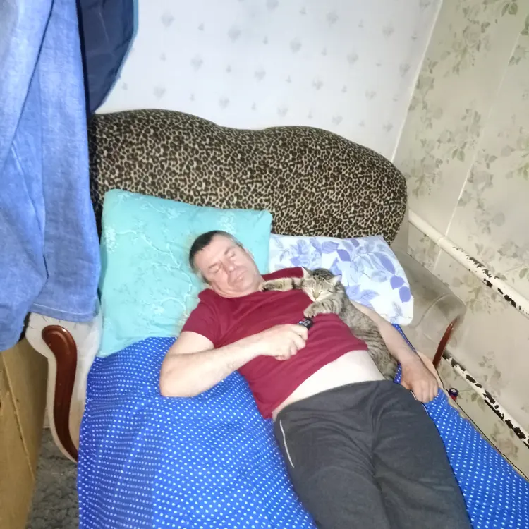 Виталий из Екатеринбурга, мне 45, познакомлюсь для секса на одну ночь
