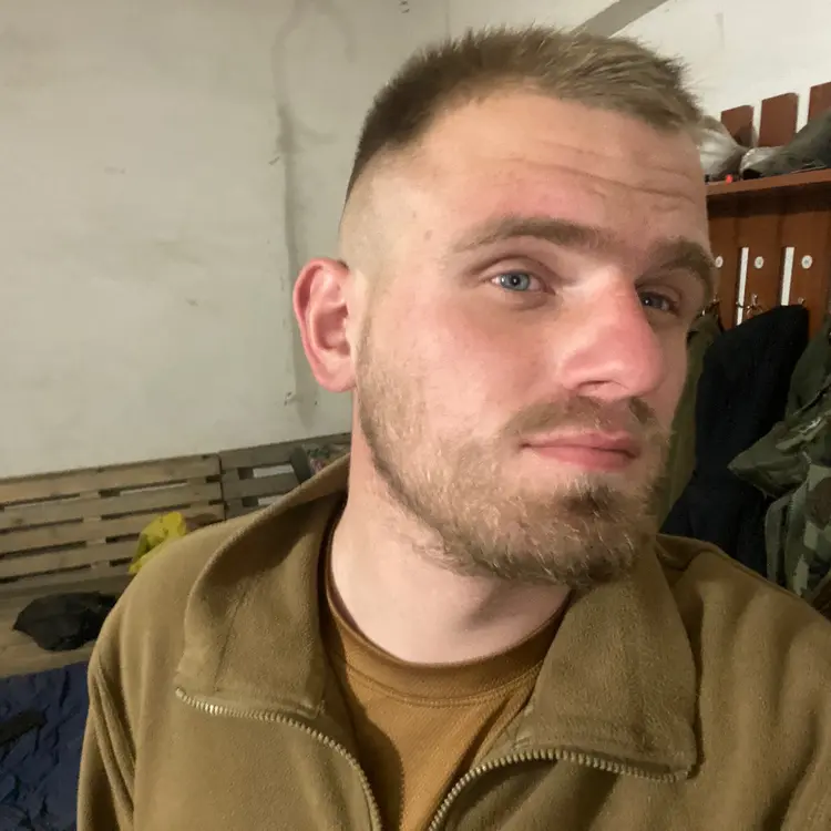 Я Владислав, 24, из Славянска, ищу знакомство для регулярного секса