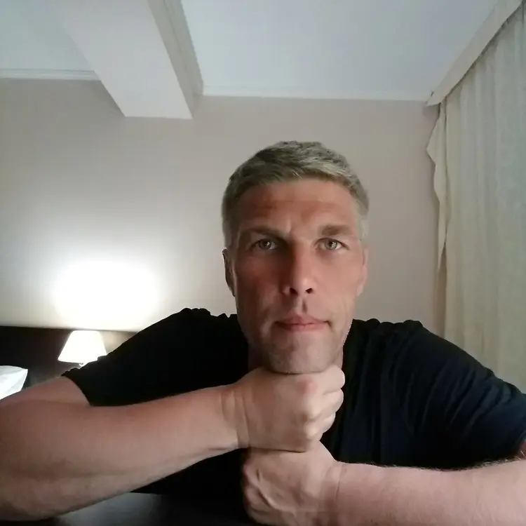Я Илья, 51, из Астрахани, ищу знакомство для регулярного секса