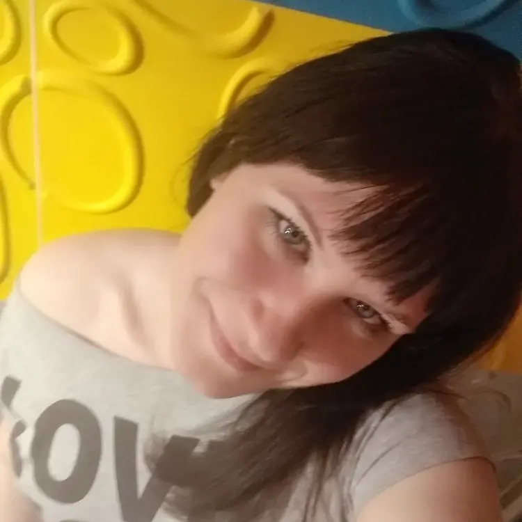 Елена из Новосибирска, мне 35, познакомлюсь для регулярного секса
