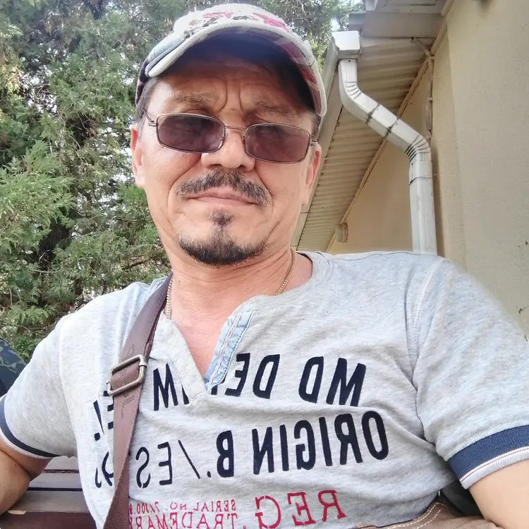 Я Сергей, 39, знакомлюсь для регулярного секса в Краснодаре