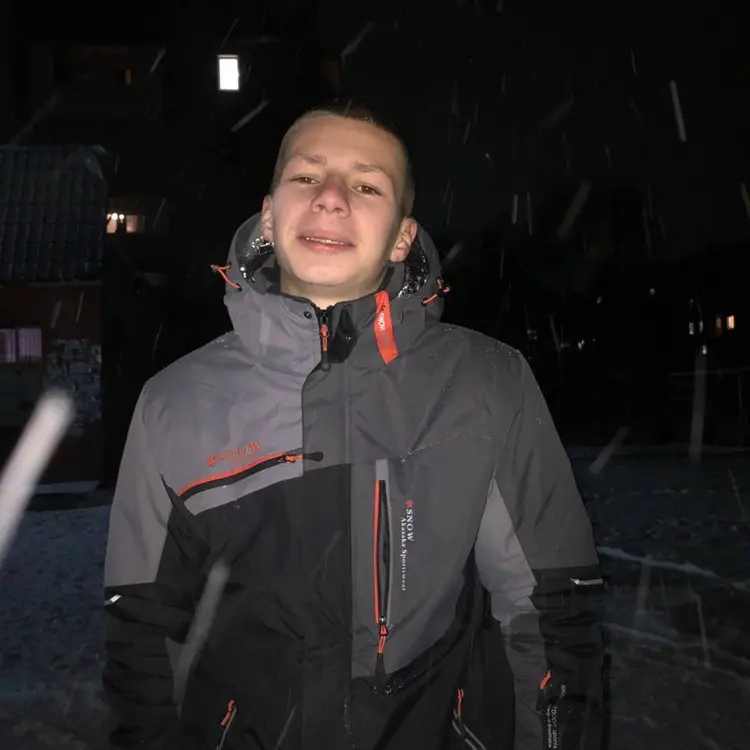Я Вячеслав, 18, из Прилук, ищу знакомство для общения