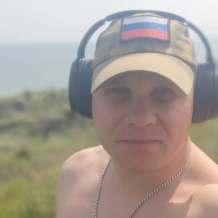 Андрей из Новочеркасска, мне 36, познакомлюсь для секса на одну ночь