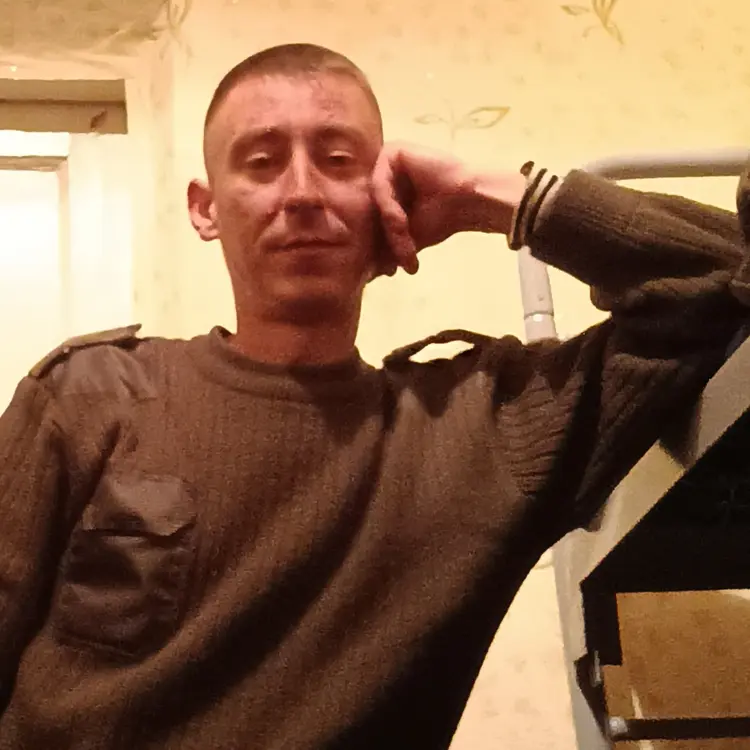Александр из Луганска, мне 35, познакомлюсь для приятного времяпровождения