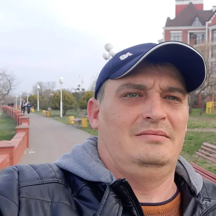 Я Дмитрий, 40, знакомлюсь для регулярного секса в Николаеве