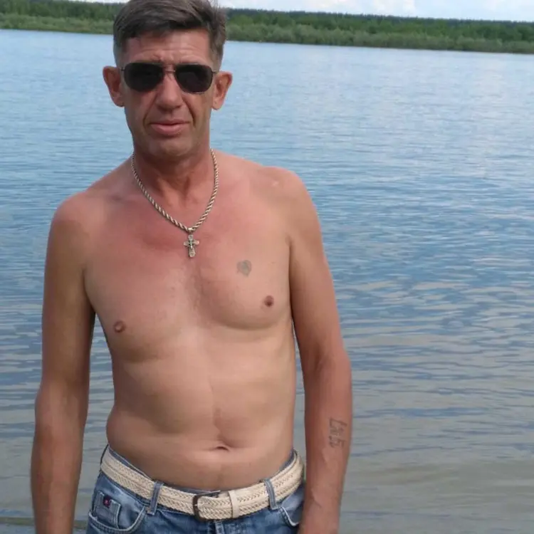 Игорь из Бийска, мне 51, познакомлюсь для виртуального секса
